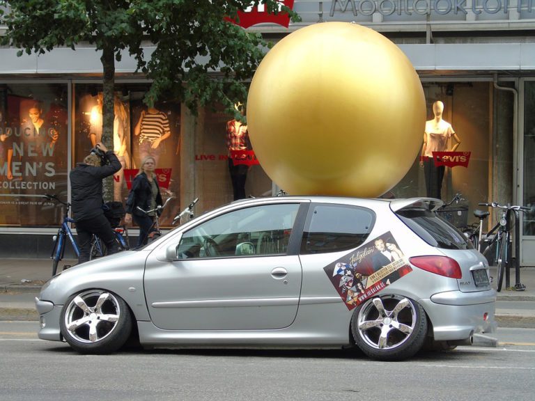 Publicidad en tu coche 768x576 - Publicidad en tu coche: una forma sencilla de ganar dinero