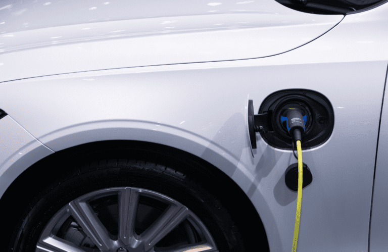 El Gobierno atenderá la demanda de los puntos de recarga de los eléctricos