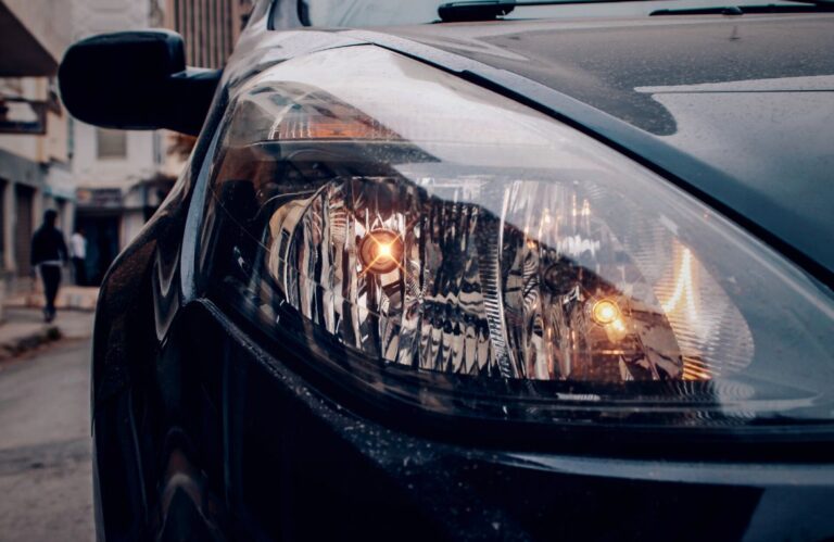 Como-afecta-la-subida-de-la-luz-a-los-vehiculos-electricos